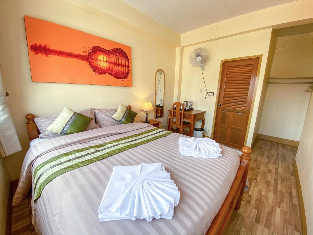 Kavil Guesthouse Чиангмай Екстериор снимка