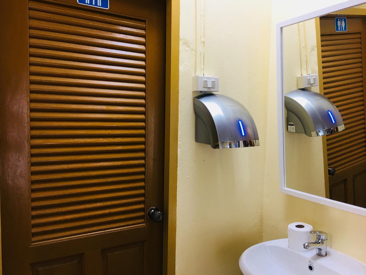 Kavil Guesthouse Чиангмай Екстериор снимка